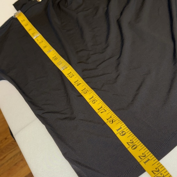 Carmen Marc Valvo blouse cold shoulder cutouts on short sleeves Size small NWT - Picture 3 of 8